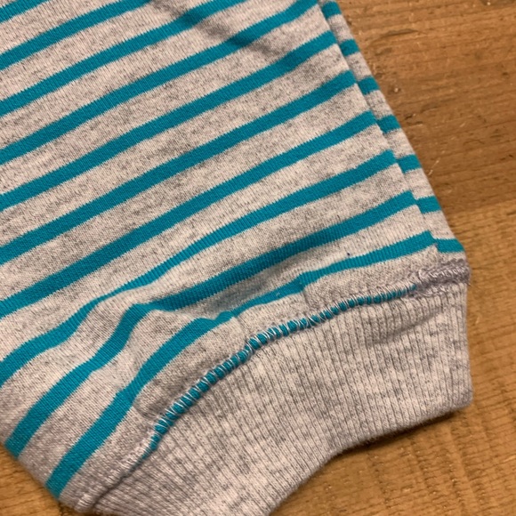 Adorable sweat outfit with car 🚗 appliqué - Picture 6 of 8